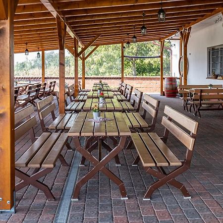 Penzion Pod Kravi Horou Bořetice Extérieur photo